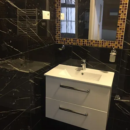 Stephans Basilica Premier شقة *